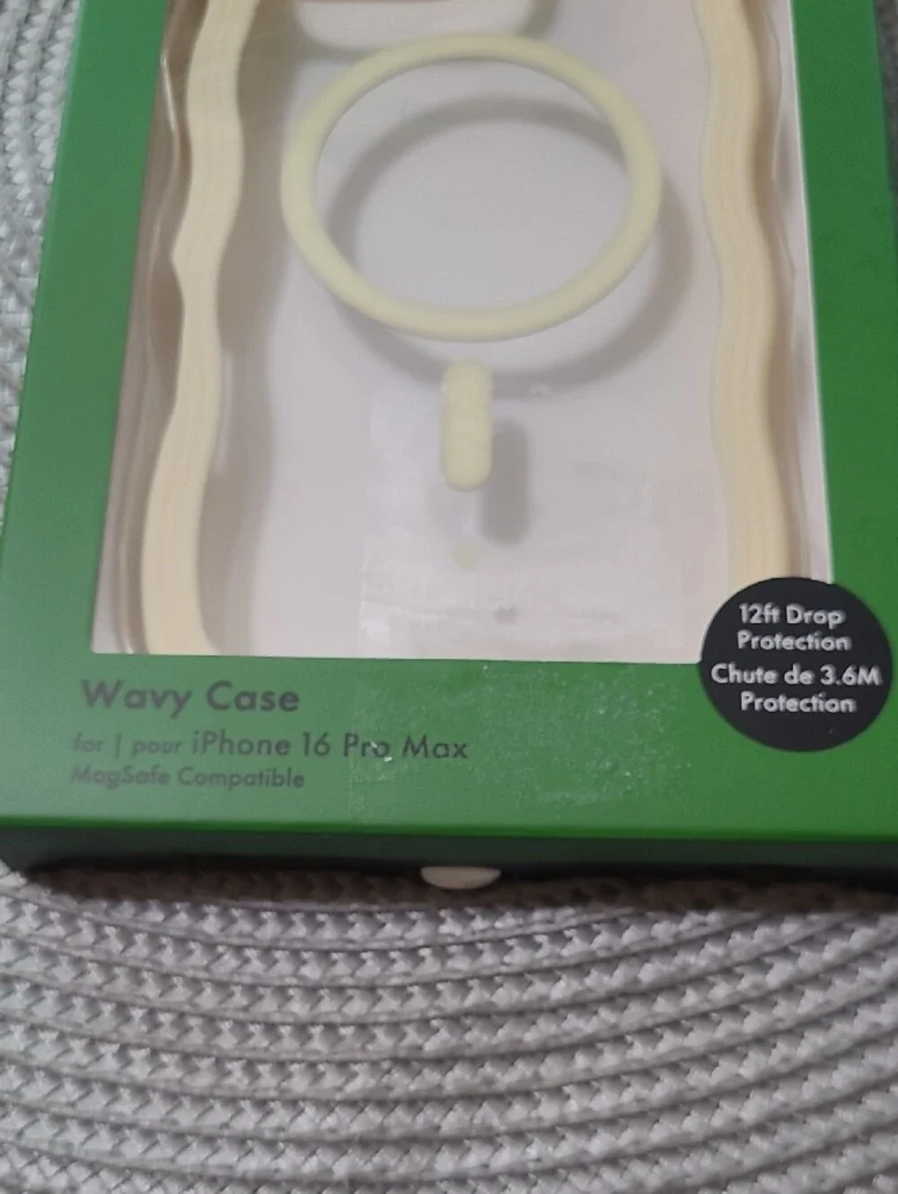 Kate Spade New York Wavy MagSafe iPhone 16 Pro Max Case